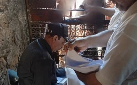 بتوجيهات النائب العام.. رئيس شعبة السجون بالنيابة العامة يتفقد أوضاع الموقوفين في عدد من أماكن الاحتجاز والسجون بتعز ولحج