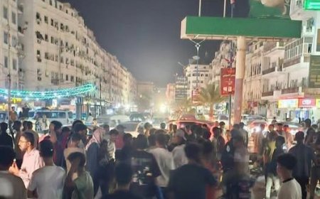 عاجل وبالصورة.. الغليان الشعبي يجتاح المعلا ومحتجون يقطعون الشارع الرئيسي بعدن!