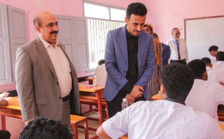 بتوجيهات عضو الرئاسي محافظ حضرموت.. الوكيل الجيلاني يدشّن اختبارات الثانوية العامة 2025 - 2026