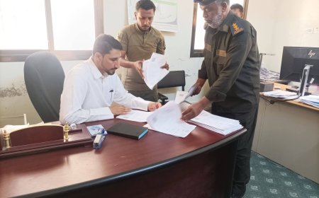 مدير عام السجل المدني يتفقد عدد من مراكز الأحوال المدنية بمحافظة حضرموت
