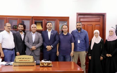 وزير التربية والتعليم (العبادي) يبحث مع منظمة CRS الأمريكية خطة تأهيل 34 روضة في عدن ولحج والضالع
