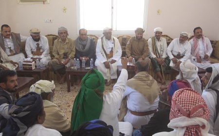 وادي حضرموت: المعبري والنهدي يقودان حواراً موسعاً مع القيادات القبلية والمجتمعية لمعالجة الأزمات الخدمية والمعيشية