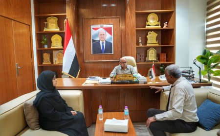 الخنبشي يشيد بجهود المجلس اليمني للتخصصات الطبية بحضرموت في تأهيل الكوادر الصحية وتطوير برامج الدراسات العليا