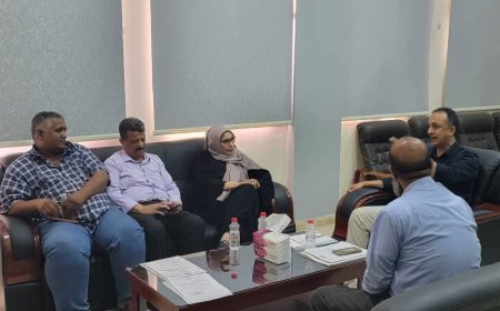 الوكيل المساعد لوزارة الصحة تطلع على سير العمل بمكتب الصحة بعدن وتؤكد تعزيز الشراكة للارتقاء بجودة الخدمات الصحية