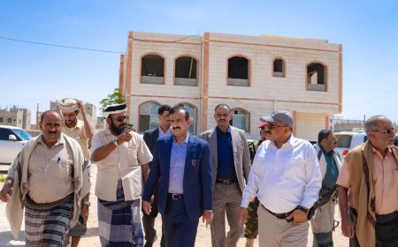 المحافظ بن الوزير يتفقد سير العمل في استكمال مبنى دار الضيافة بالإدارة المحلية