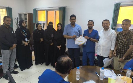 احتفاءً باليوم العالمي للتبرع بالدم ... مكتب وزارة الصحة العامة والسكان بساحل حضرموت ينظم فعالية تكريمية لمنتسبي بنك الدم بمستشفى المكلا للأمومة والطفولة وسفراء التبرع بالدم .