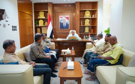الخنبشي يطّلع على احتياجات اتحاد الكرة بساحل حضرموت  ويؤكد دعمه لبرامجه وأنشطته الرياضية