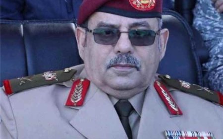 قرار جمهوري بتعيين الفريق أحمد محسن اليافعي مستشارًا للقائد الأعلى للقوات المسلحة