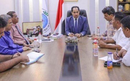 البكري يلتقي نائب مدير عام مكتب الشباب والرياضة في المهرة لمناقشة عدد من القضايا