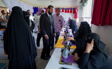 محافظ أبين يدشن امتحانات التعليم الفني والتدريب المهني ويتفقد حزمة دورات تدريبية مهنية لـ(120) متدربًا في زنجبار