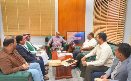 عضو مجلس القيادة الرئاسي محافظ حضرموت يطّلع على تدخلات مركز الملك سلمان للإغاثة ويؤكد دعم المشاريع الإنسانية والتنموية بالمحافظة