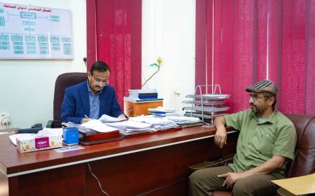 المحافظ بن الوزير يناقش تطوير منظومة الواجبات الزكوية ويؤكد تعزيز الرقابة على الموارد العامة