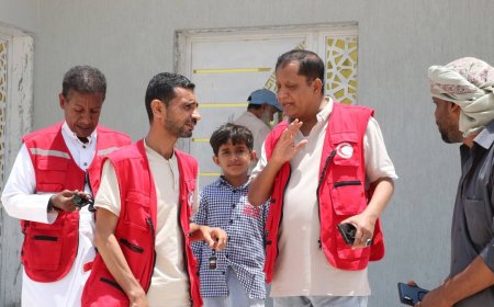 الأمين العام المساعد للشؤون الصحية يزور المركز الصحي للهلال الأحمر اليمني فرع المهرة للاطلاع على جاهزيته قبل التشغيل