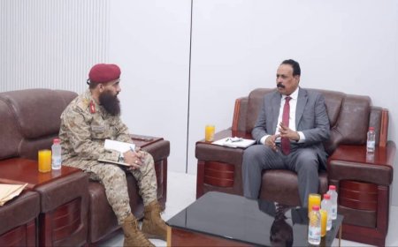 وزير الأشغال العامة يناقش آليات تسليم الميازين المحورية إلى صندوق صيانة الطرق