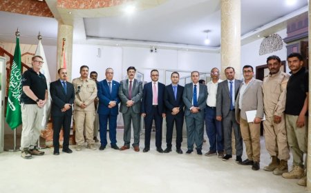 مأرب ... وزير الإعلام يطّلع على إنجازات «مسام» ويجدد دعم الحكومة لجهود نزع الألغام