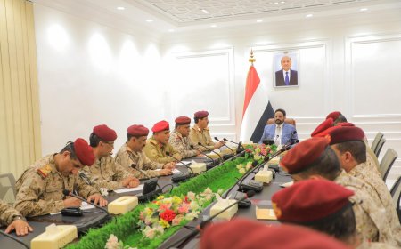 مأرب ترفع مستوى الجاهزية القتالية عقب اجتماع عسكري برئاسة العرادة