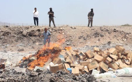 نيابة الصناعة والتجارة تتلف طنين من مواد التنظيف ومستحضرات التجميل منتهية الصلاحية بعدن