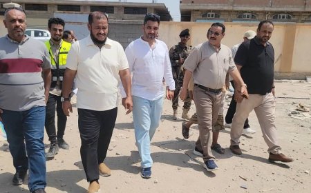 برعاية وزير الدولة - محافظ العاصمة عدن - عبدالرحمن شيخ..مدير عام المنصورة يدشن إنشاء حديقة جديدة في بلوك ( 10 ) منطقة بئر فضل