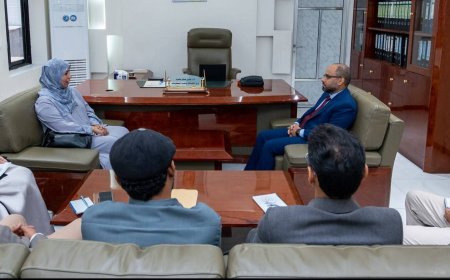 وزير الاتصالات يناقش مع الجهاز المركزي للإحصاء آلية إنشاء قاعدة بيانات وطنية وتعزيز أمن المعلومات