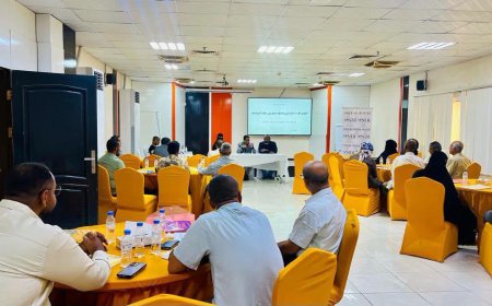 الوكيل المالي والإداري بحضرموت يدشن ورشة تدريبية لتطوير الأداء الإداري والمؤسسي بالتعاون مع المعهد الوطني الديمقراطي