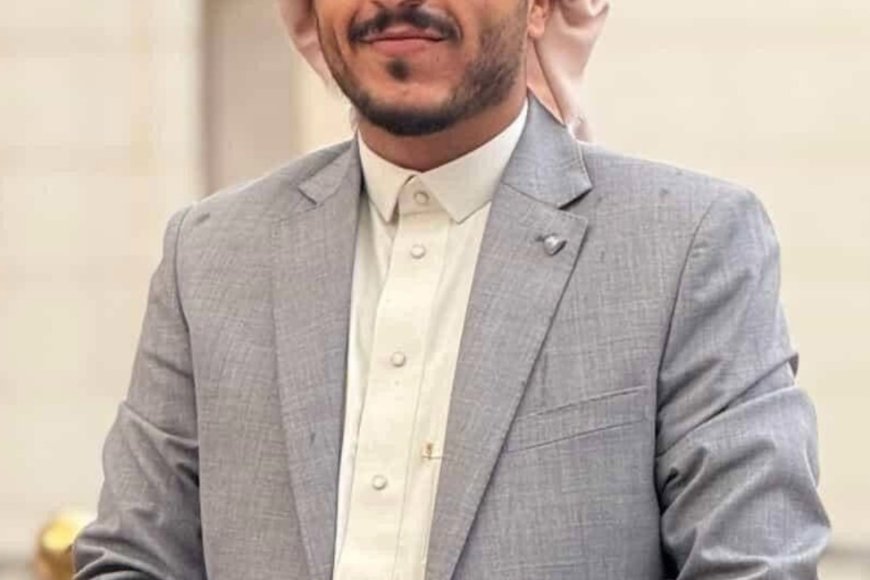أحمد عبدالله العرامي وأولاده يهنئون الشاب سعد جمال العرامي بمناسبة خطوبته