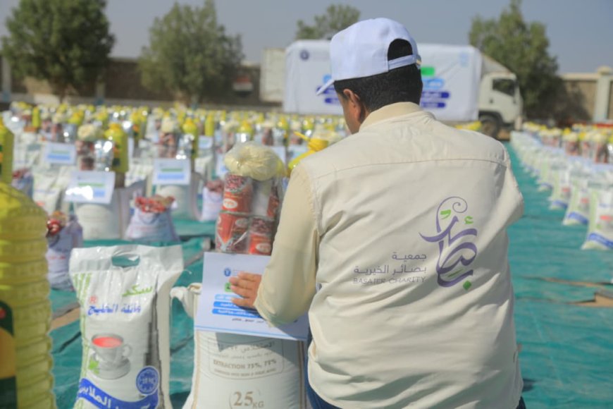 بدعم كريم من جمعية بصائر الخيرية الكويتية.. مؤسسة كافل تنفذ مشروع السلل الغذائية لـ500 أسرة في مأرب