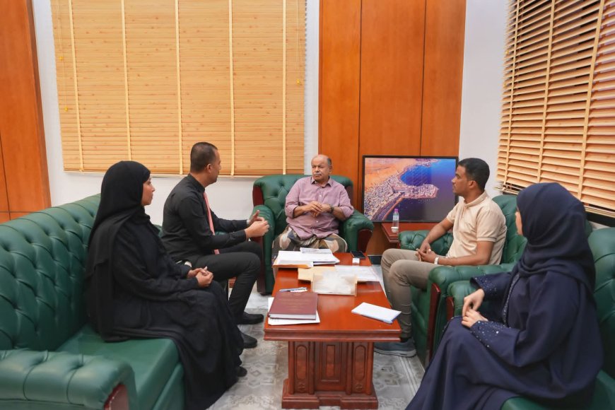 عضو مجلس القيادة محافظ حضرموت يتسلّم مخرجات ورشة موسم البلدة ويشدد على تحويله إلى رافد تنموي مستدام