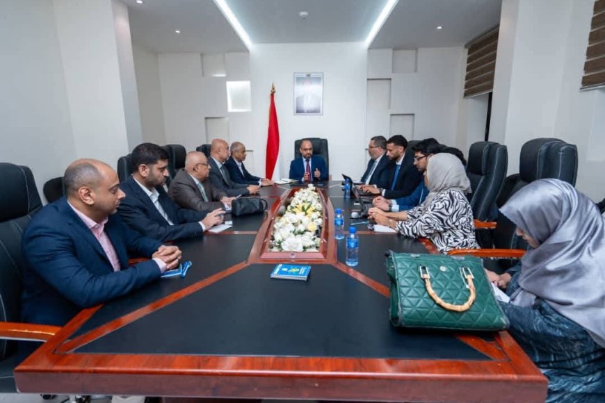 وزير الاتصالات يبحث مع وفد البنك الدولي أولويات التحول الرقمي ودعم تطوير البنية التحتية للقطاع