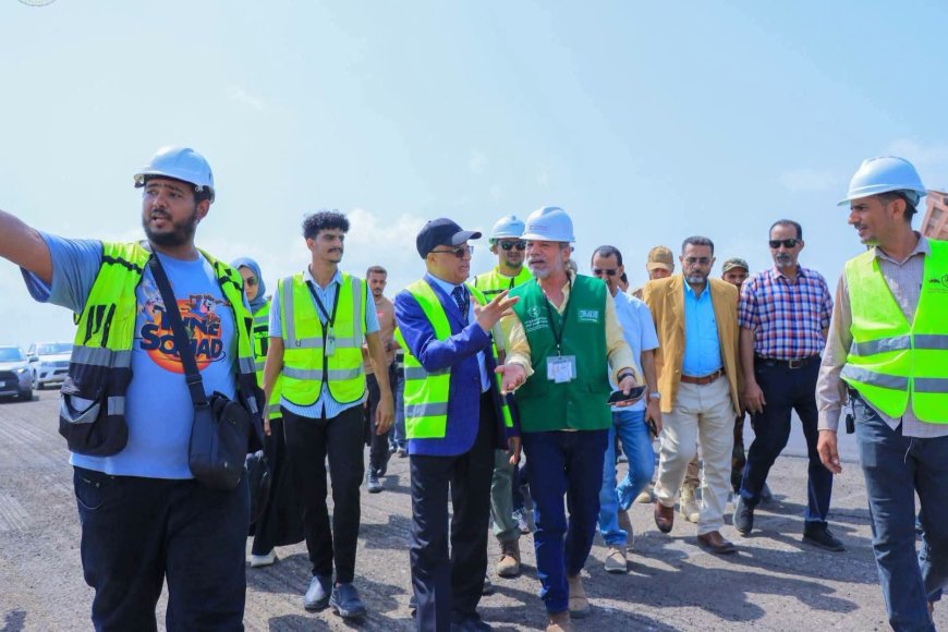 الوكيل المساعد لقطاع السلامة بهيئة الطيران يتفقد سير العمل في مشروع إعادة تأهيل مدرج مطار عدن الدولي