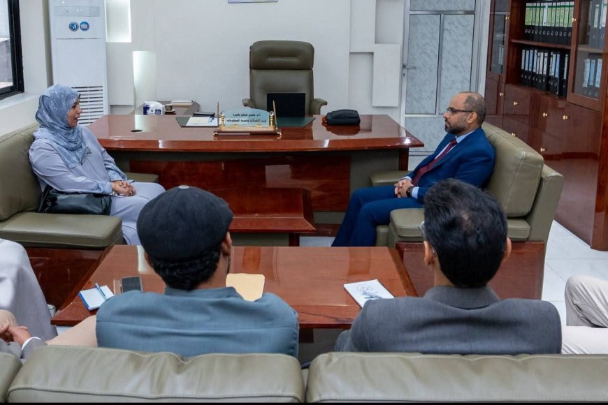 وزير الاتصالات يناقش مع الجهاز المركزي للإحصاء آلية إنشاء قاعدة بيانات وطنية وتعزيز أمن المعلومات