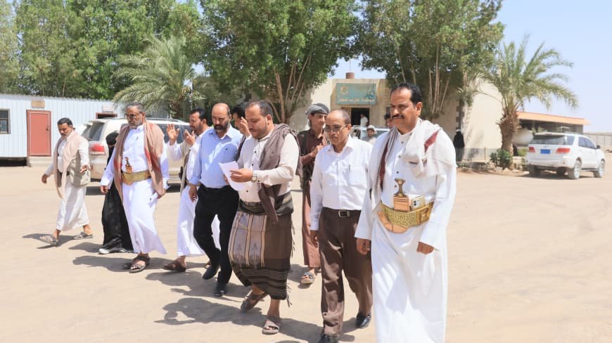 مأرب: وكيلا المحافظة الباكري والمعوضي يتفقدان مستوى الانضباط الوظيفي ويدشنان برنامج لجان التفتيش للخدمة المدنية 