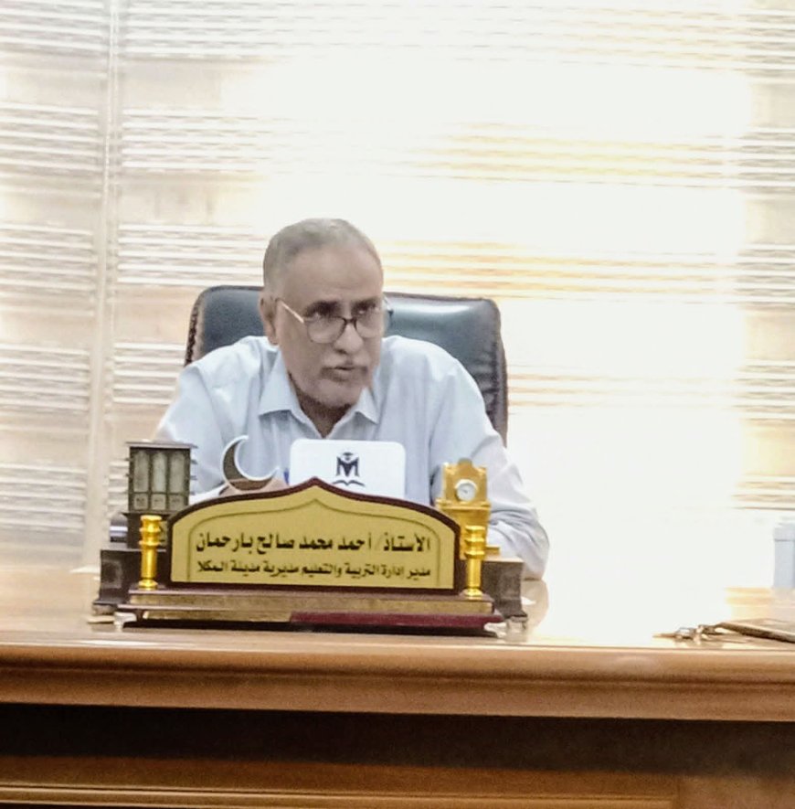 إشادة تربوية بحملة توزيع المياه الباردة على المراكز الامتحانية بمدينة المكلا