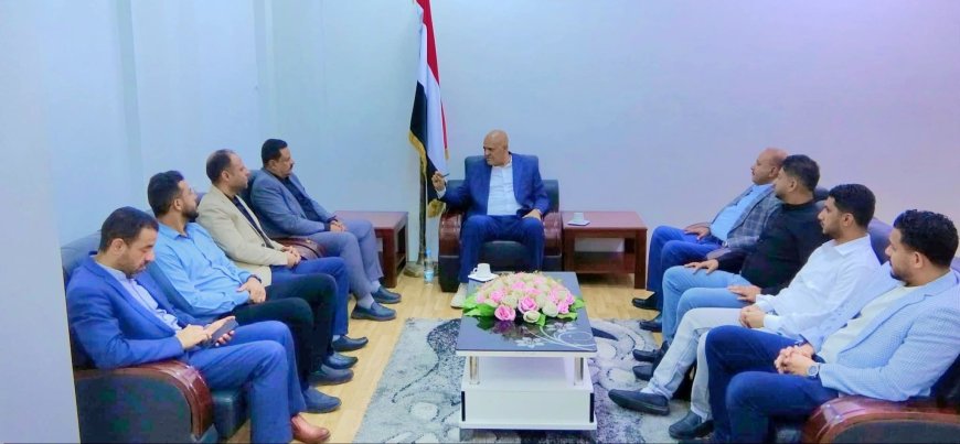 محافظ تعز يناقش مع لجنة وزارية آلية تسليم وتشغيل الميازين المحورية 