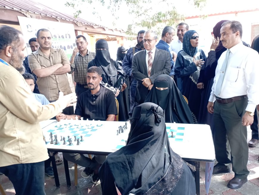 نحو طالب جامعي فاعل ومتميز.. رئيس جامعة عدن يدشن أسبوع الطالب الجامعي بكلية التربية 