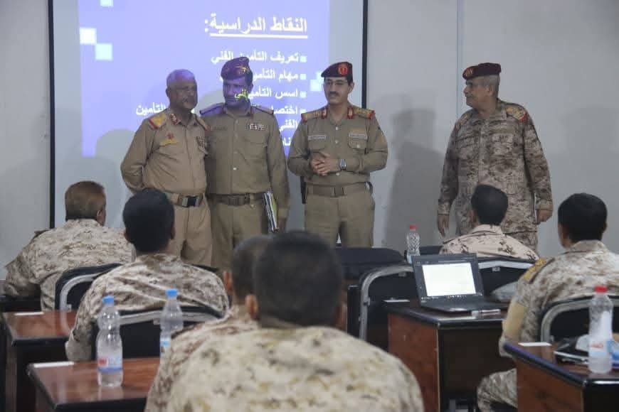 وزير الدفاع يطلع على سير العملية التعليمية في الأكاديمية العسكرية العليا 