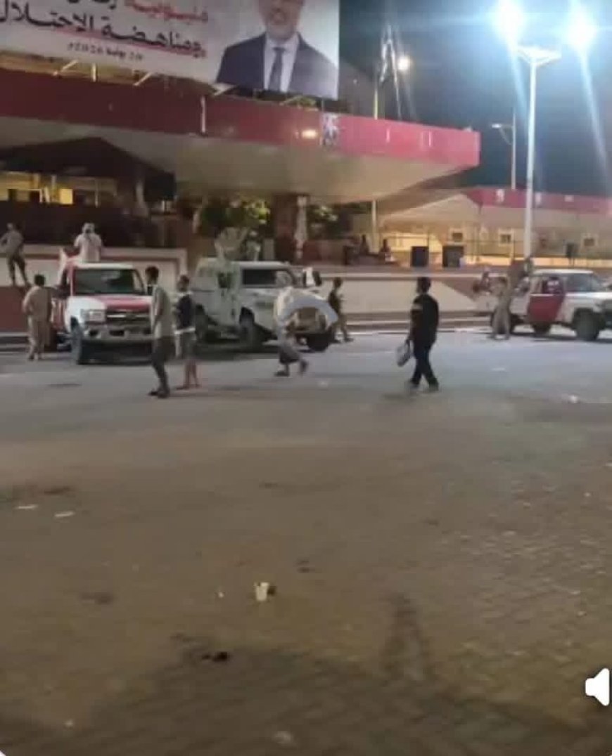 سماع إطلاق نار في محيط ساحة العروض بخور مكس