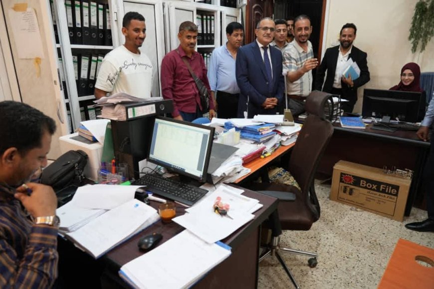 وزير الصحة يترأس اجتماعاً فنياً لقيادة هيئة الأدوية ويؤكد تعزيز الرقابة على السوق الدوائية ودعم الصناعة الوطنية لتحقيق الاستقرار الدوائي