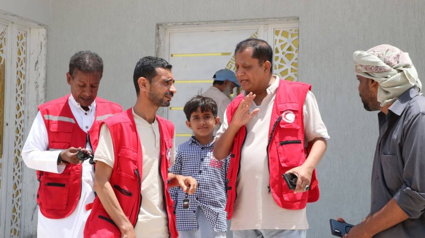 الأمين العام المساعد للشؤون الصحية يزور المركز الصحي للهلال الأحمر اليمني فرع المهرة للاطلاع على جاهزيته قبل التشغيل