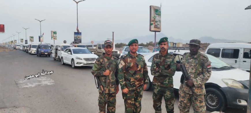قائد قطاع المنصورة بالأمن الوطني المقدم فهمي الصهيبي يتفقد عدداً من النقاط الأمنية بالمديرية