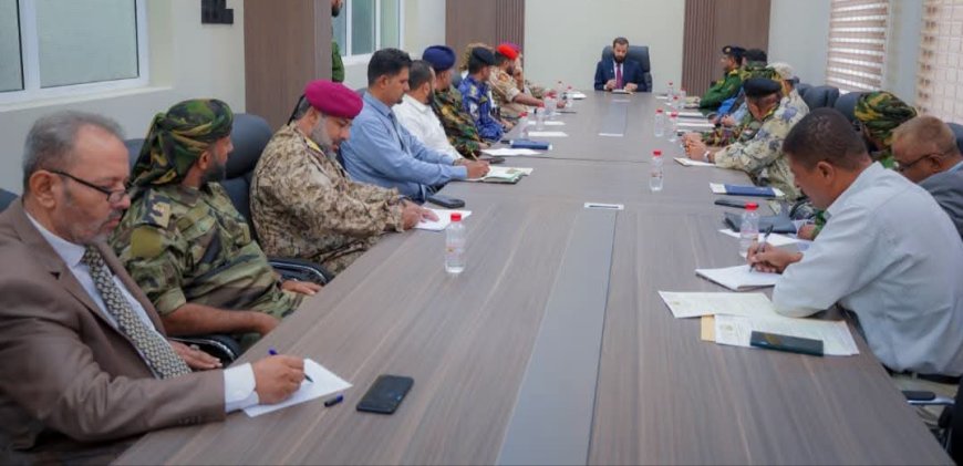 محافظ أبين يترأس اجتماع اللجنة الأمنية ويشدد على رفع الجاهزية الأمنية وفرض هيبة الدولة