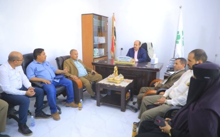 نائب وزير الشؤون الاجتماعية والعمل يطلع على انجازات إئتلاف صنعاء للإغاثة والتنمية في مأرب ويشيد بدوره الإنساني 