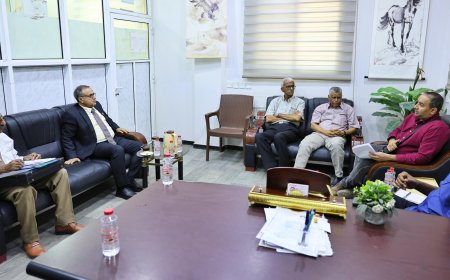 رئيس جامعة عدن يترأس اجتماعًا لمناقشة مشروع المكتبة الإلكترونية