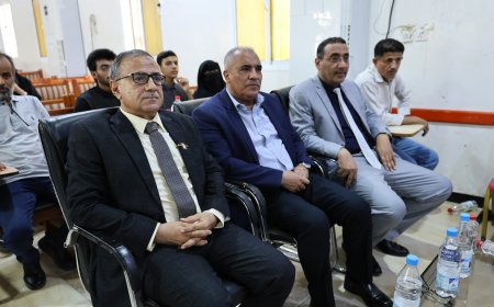 بحضور وزير التربية والتعليم.. كلية اللغات بجامعة عدن تدشن مناقشة (53) مشروعًا علميًا