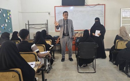 كلية اللغات بجامعة عدن تختتم امتحاناتها للفصل الثاني 
