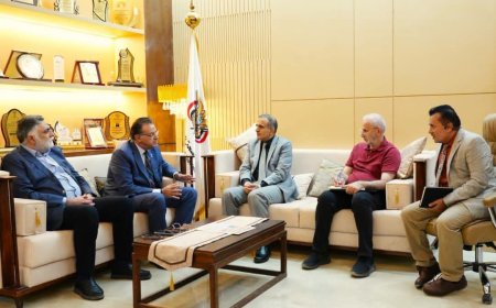 وزير الصحة يبحث مع منظمة الصحة العالمية تعزيز الدعم الفني وإعادة هيكلة أولويات بناء النظام الصحي.