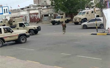 عاجل.. تفاصيل إطلاق نار داخل قاعة اجتماع أثناء تواجد محافظ أبين مختار الرباش