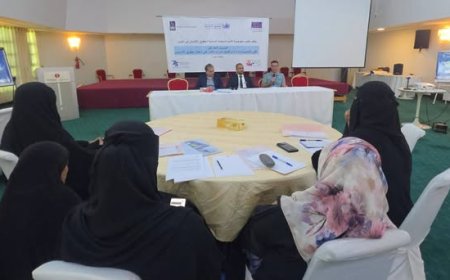 وكيل حضرموت المساعد لشؤون الشباب ومنظمات المجتمع المدني يدشن دورة تدريب المدربين في مجال حقوق الإنسان