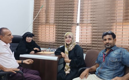 المديرة العامة لمكتب الثقافة بعدن تطلع على سير العمل في مكتب الثقافة بمديرية خورمكسر 