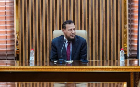 المحافظ شيخ يوجّه برفع الجاهزية لمواجهة منخفض أغسطس ويشدد على تعزيز الرقابة على الأسواق وتحسين الخدمات في العاصمة المؤقتة عدن