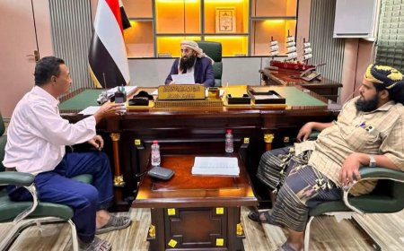 وزير الأوقاف والإرشاد يعتمد التقويم الهجري الرسمي للجمهورية اليمنية وجدول مواقيت الصلاة لمحافظتي عدن ولحج